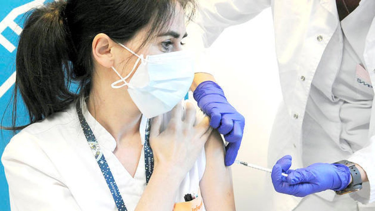 El 10% de catalans ja s'han vacunat amb la primera dosi