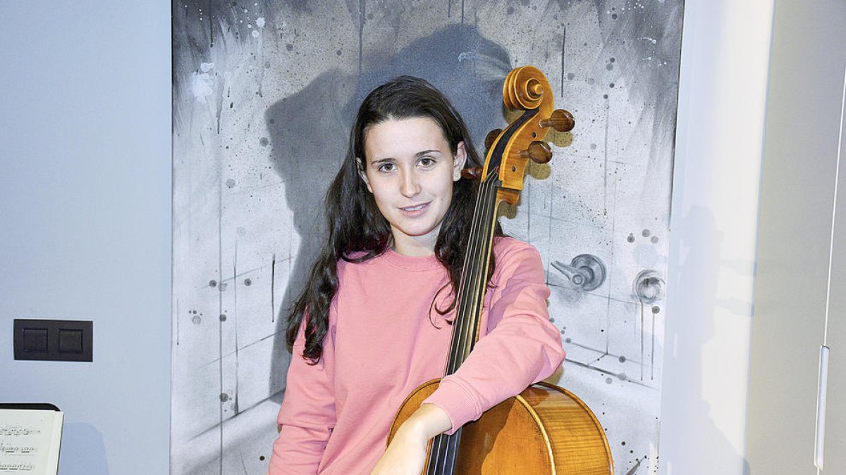 La violoncel·lista de la Jonca, Olga Palou.