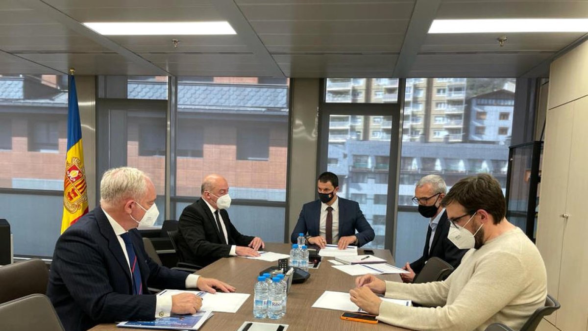 Air Nostrum vol fer vols regulars a Madrid i París l'hivern vinent