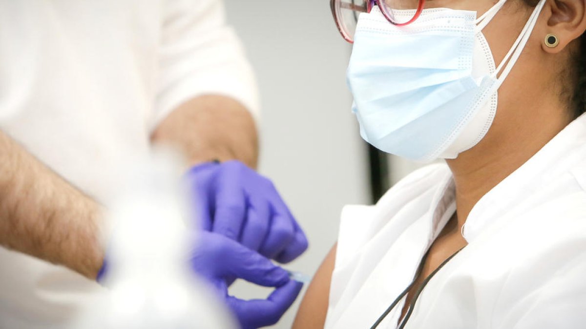 Els metges demanen el trasllat dels no vacunats