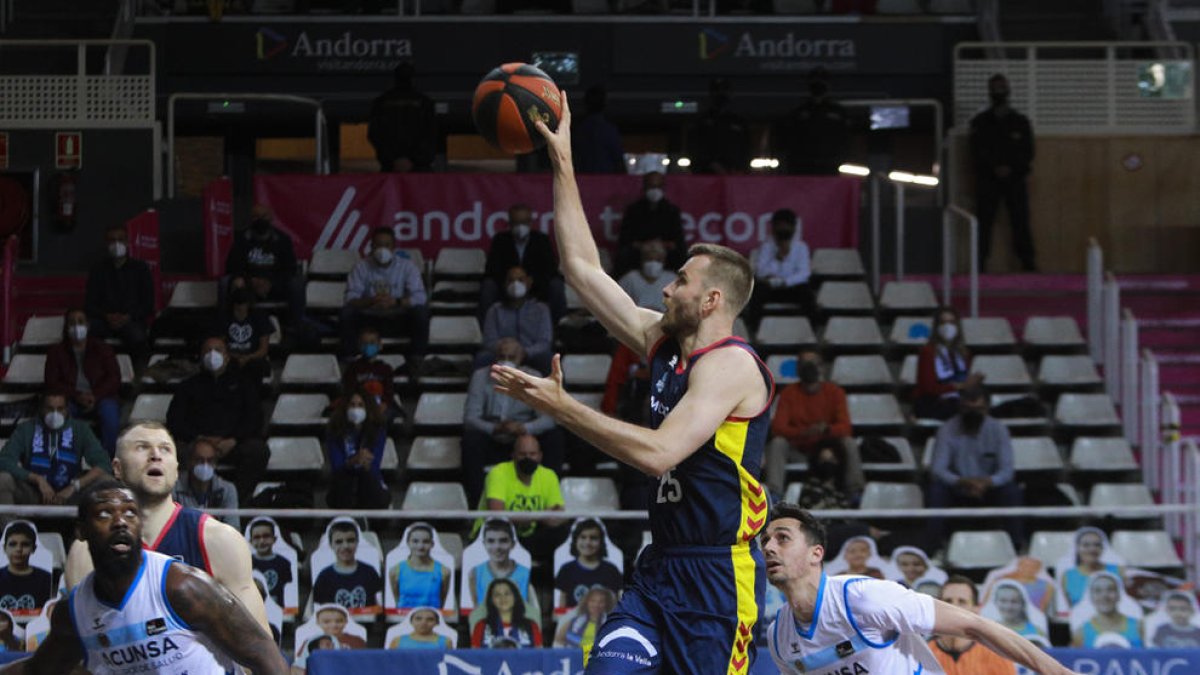 El MoraBanc esmicola l'Acunsa però es queda sense premi (105-71) David Jelínek