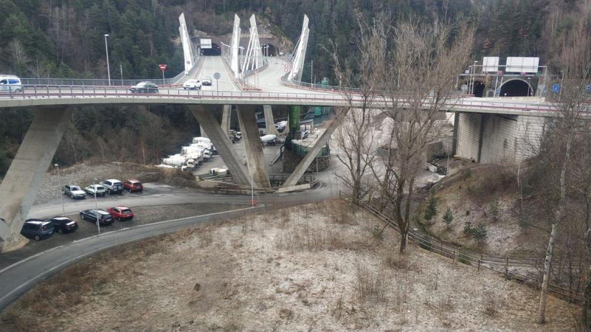 El cos de la menor ha estat localitzat sota el vial del túnel