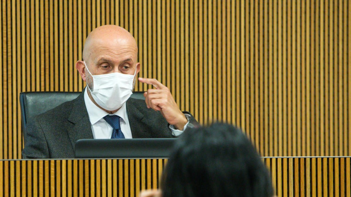 Benazet 'convida' a anar a Benazet 'convida' a anar a l'UCI els negacionistesl'UCI els negacionistes
