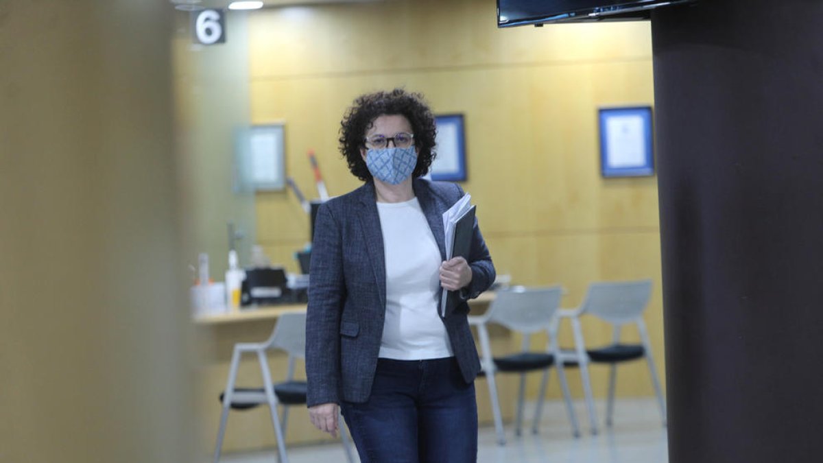 La modificació de la llei recupera el terme 'funcionari'