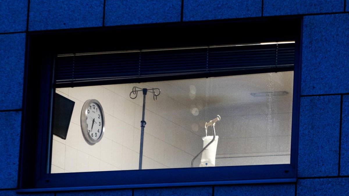 Els ingressats a l'hospital baixen a 25 i es detecten 39 positius