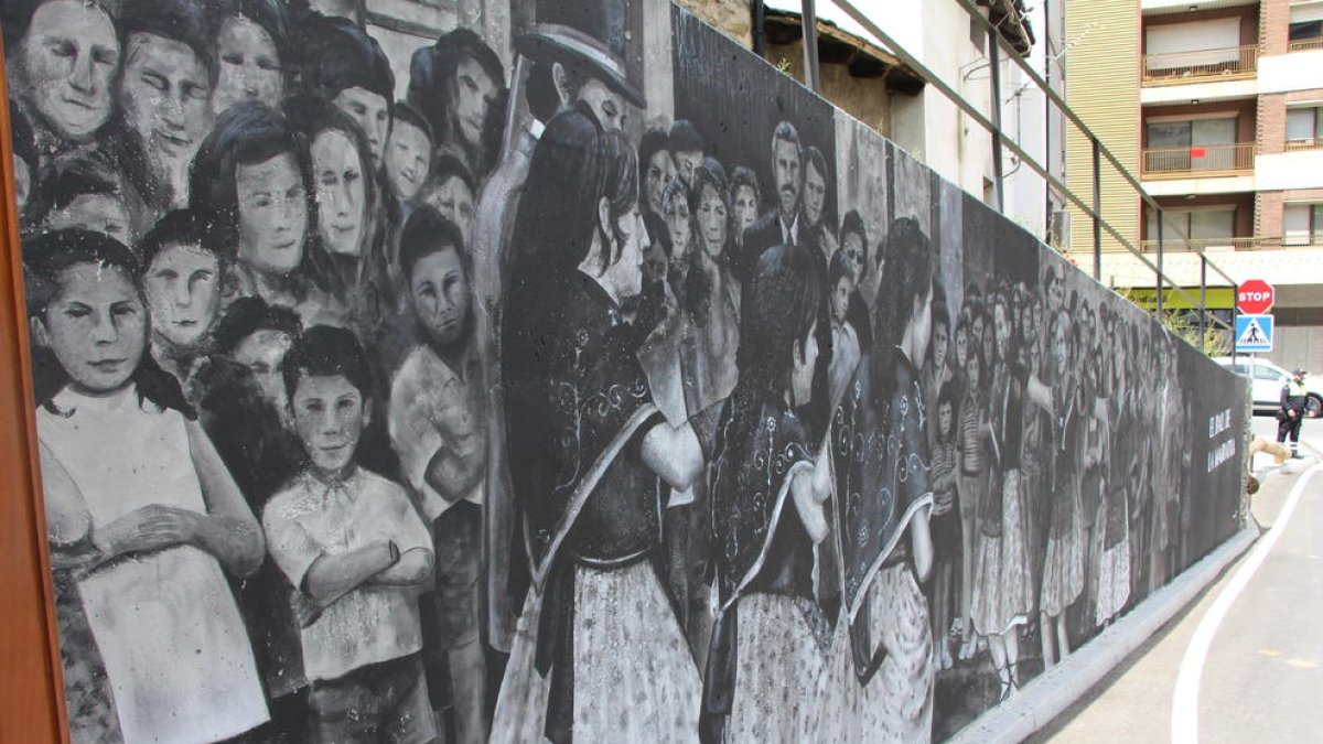 El mural pintat per l'artista Samantha Bosque