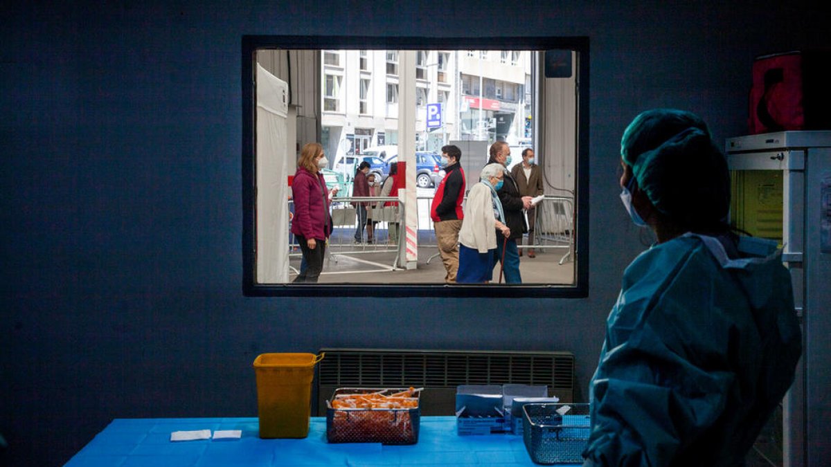 Benazet adverteix que no es pot triar la marca de la vacuna