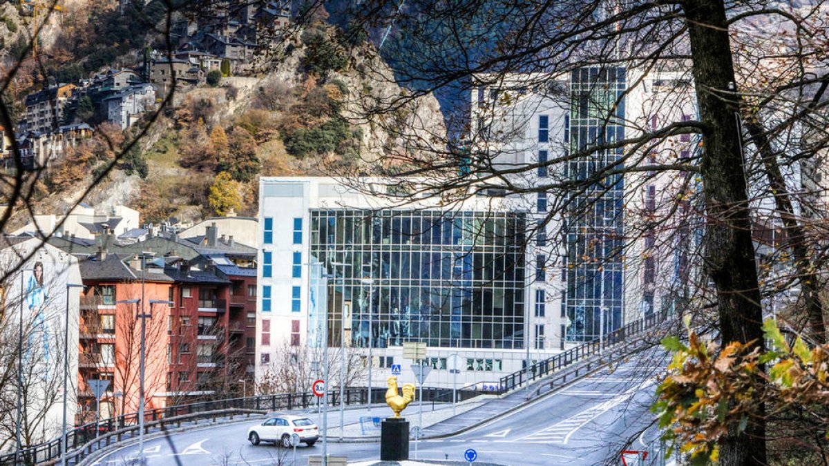 Apallissat un home per gravar l'ex dins d'un cotxe tenint relacions íntimes