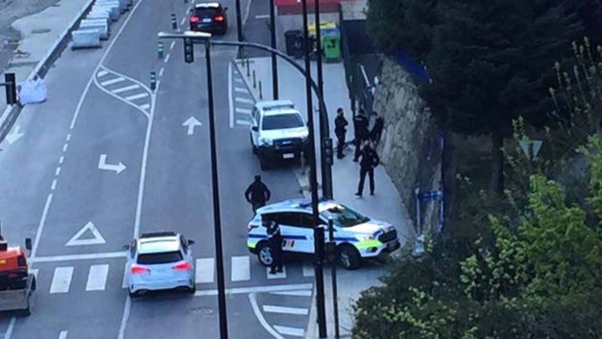 El cos d'ordre arresta un home a l'avinguda d'Enclar