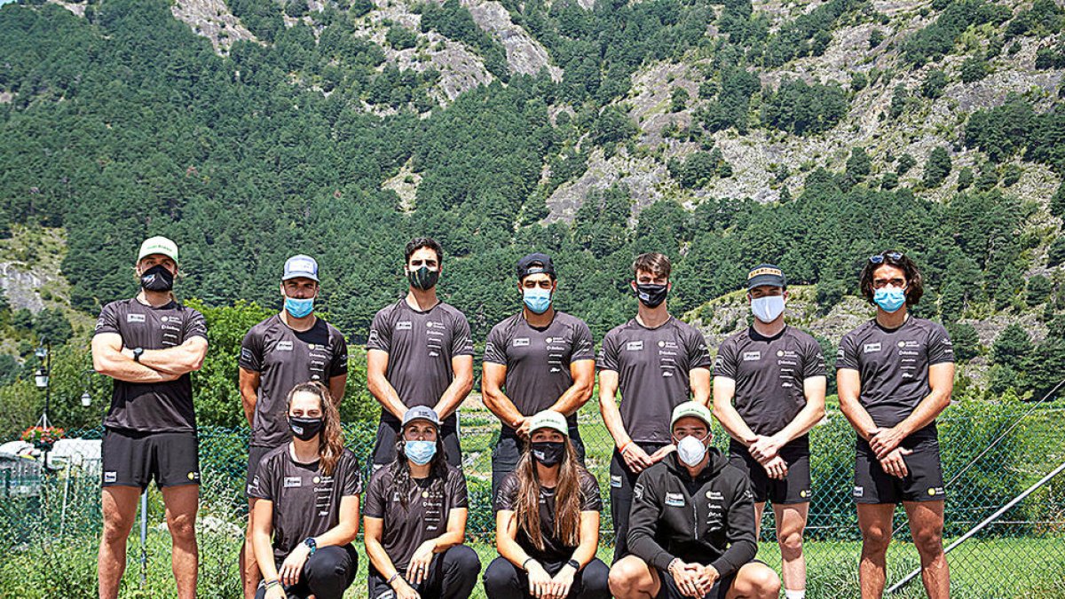 Tres esquiadors al top-150