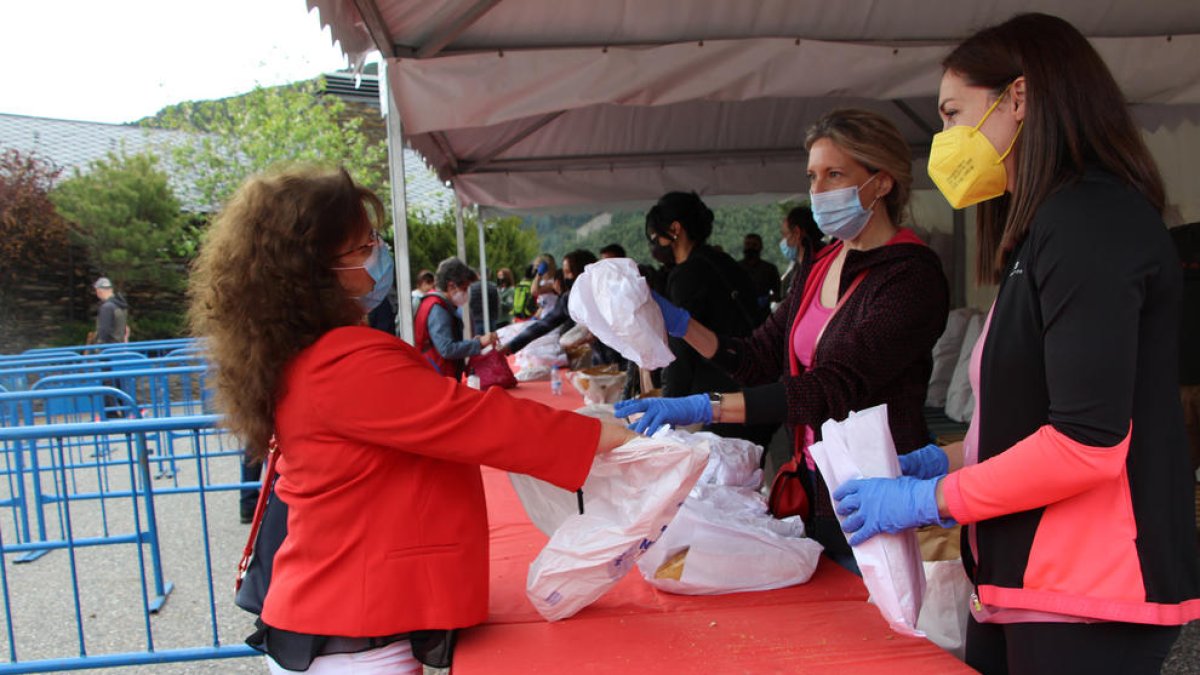 Els feligresos demostren la seva devoció en la Diada de Canòlich
