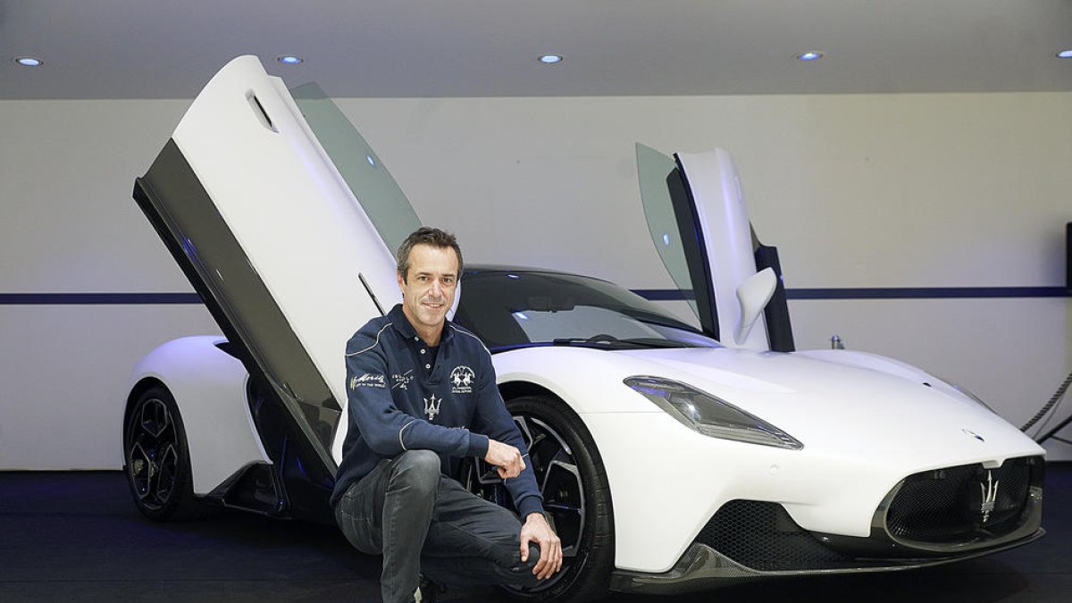 “El Maserati MC20 és un cotxe de curses a la carretera”