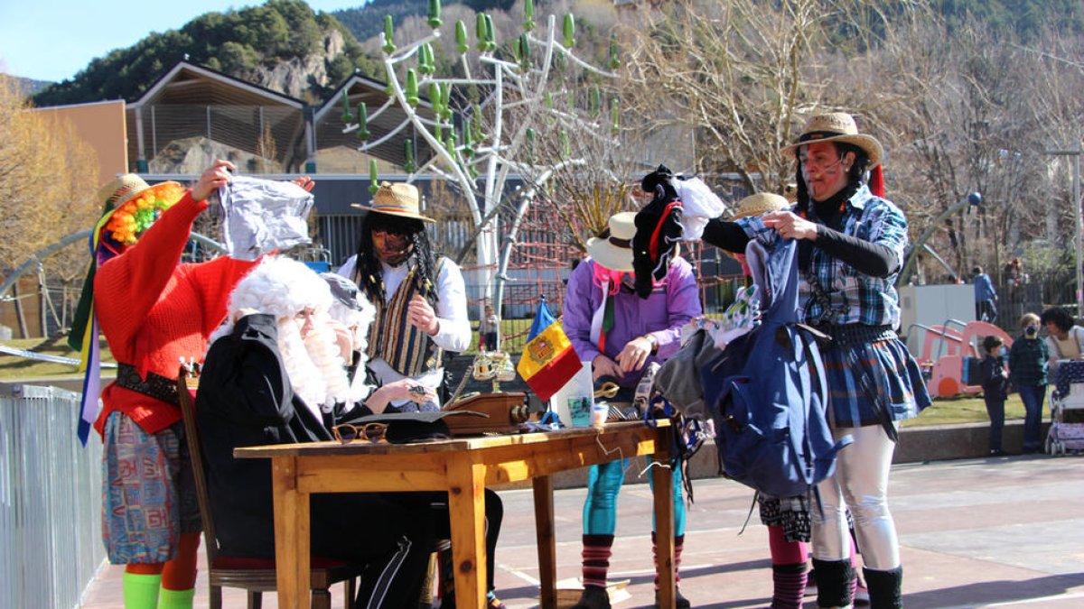 Ordino jutja els contrabandistes en un espectacle marcat per la pandèmia