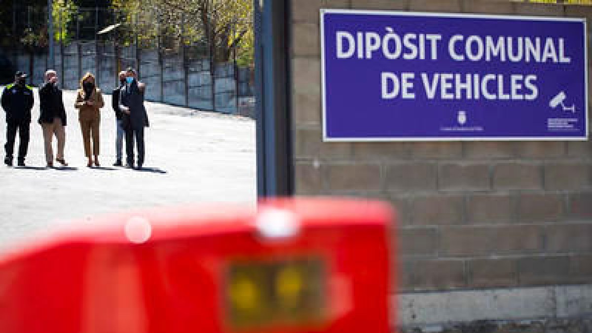 La capital estrena dipòsit comunal de vehicles