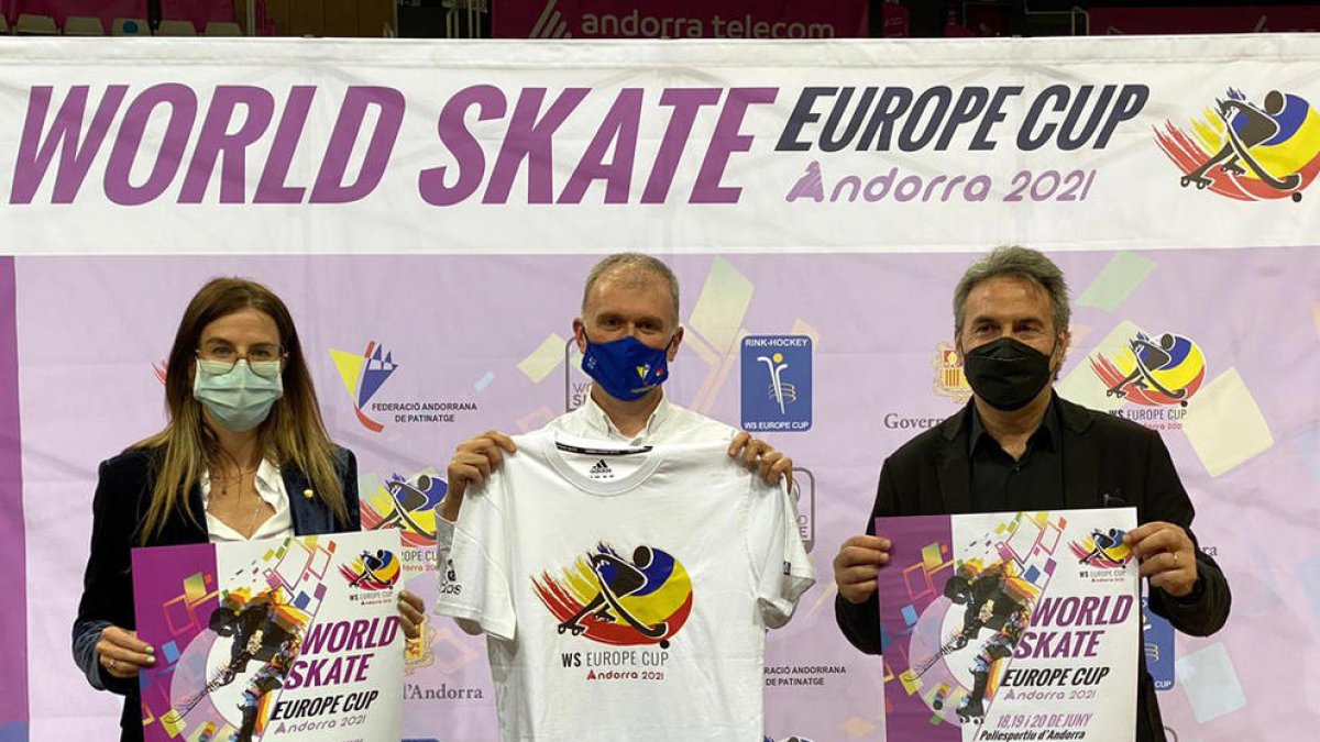 La WS Europe Cup ja escalfa motors