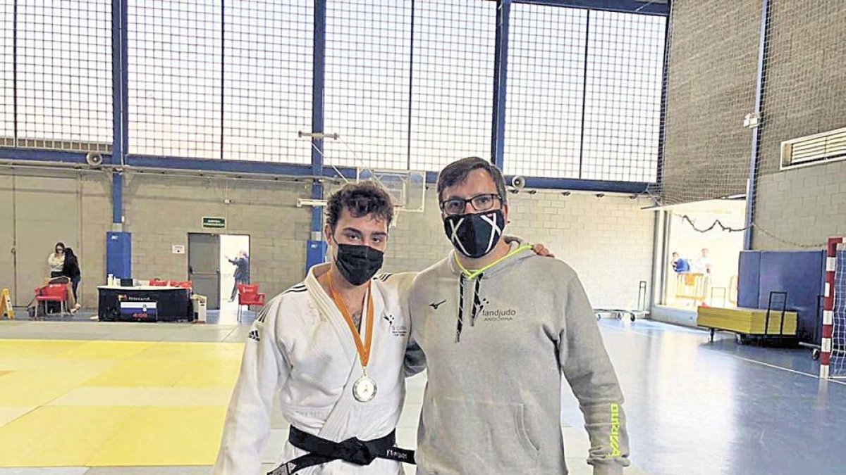 Entre el dret i les arts marcials