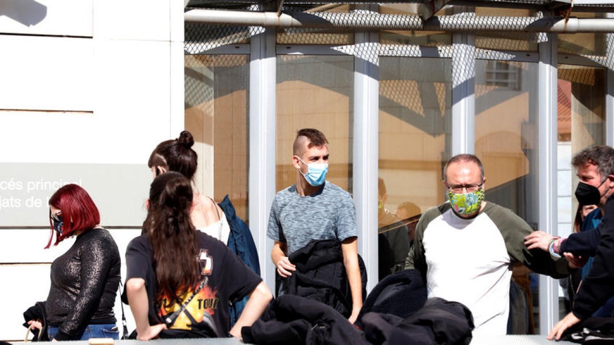 La jove detinguda a Lleida acusa la policia d'agressions