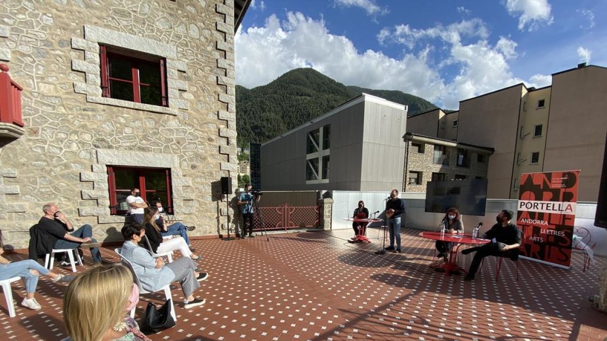 La presentació ha tingut lloc a l'antic Hotel Rosaleda, nova seu del Ministeri de Cultura