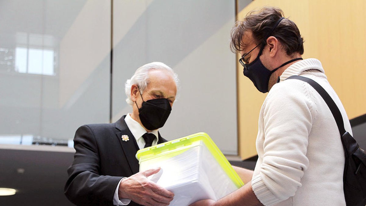 Govern ofereix un calendari flexible per a l'aplicació de la taxa del carboni