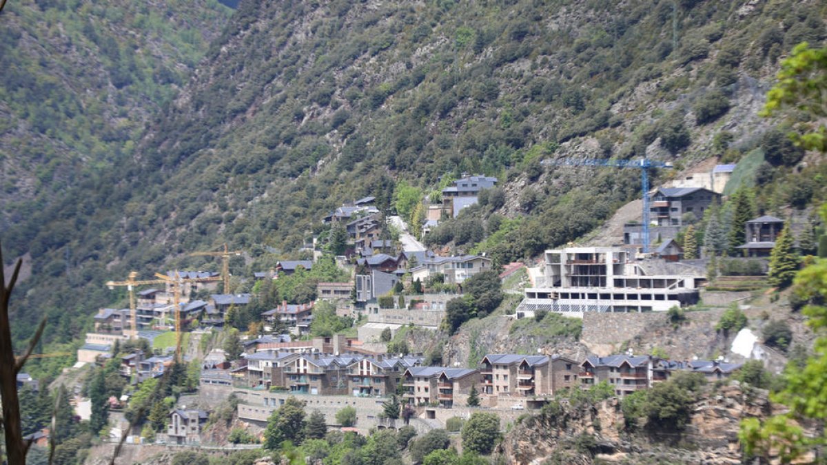 Capesa es planteja encarir l'aigua per frenar abusos