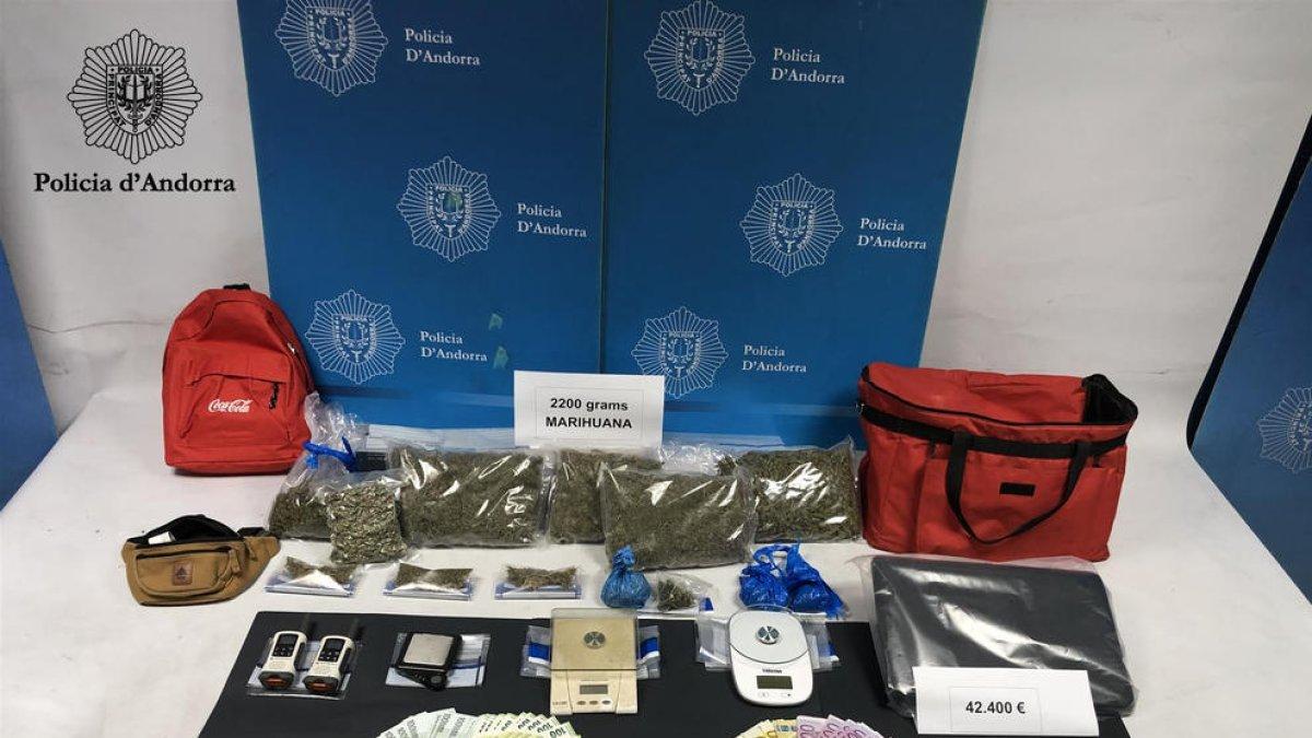 Droga i diners intervinguts per la policia