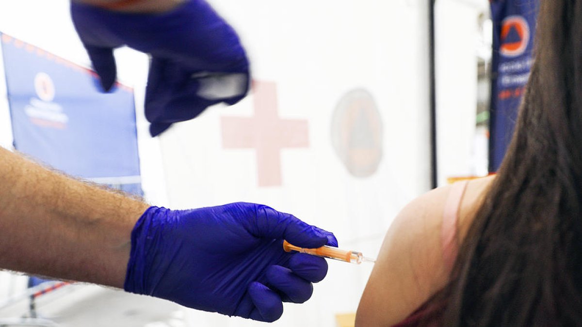 Salut preveu liberalitzar el vaccí quan no quedin inscrits al registre