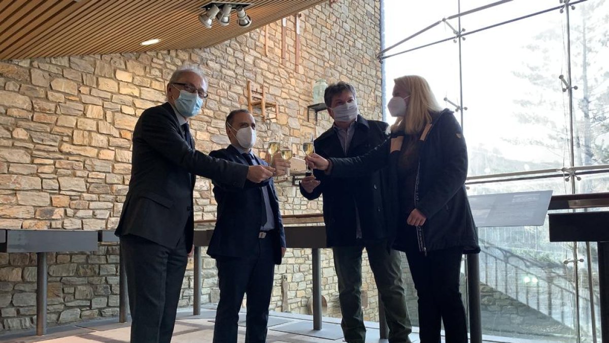 El comú i la propietat del Palau signen un lloguer per a 25 anys