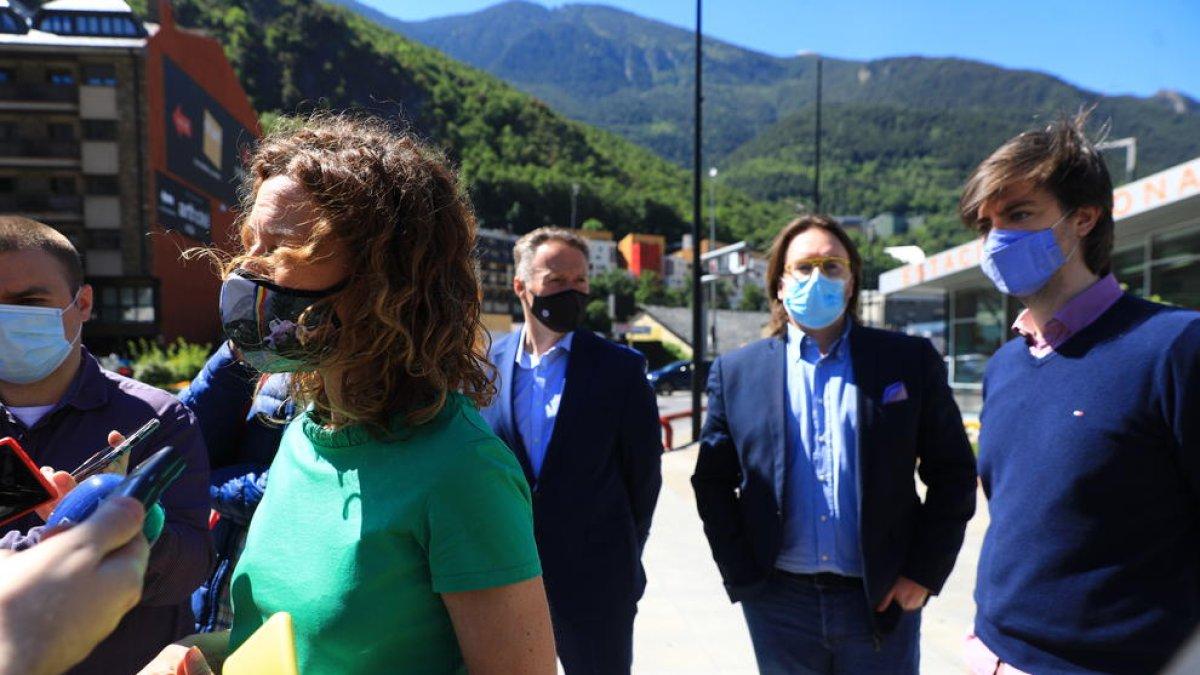 La ministra Calvó i els presidents dels grups parlamentaris de la majoria