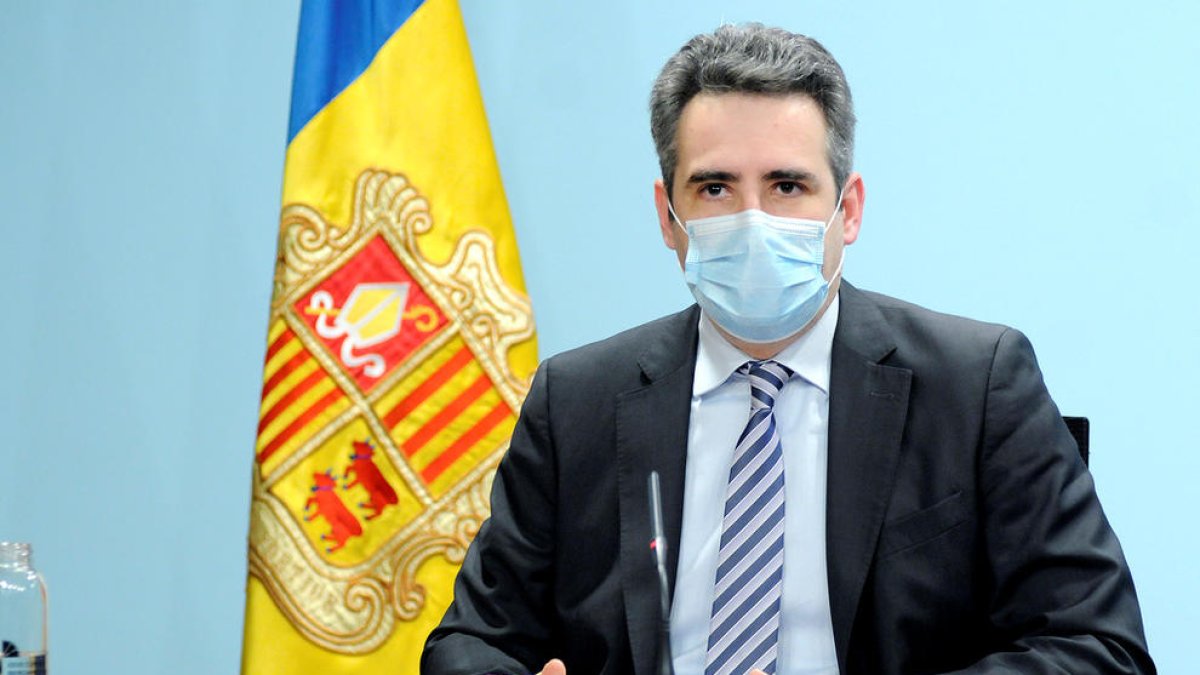 Jover acusa el PS de voler-se penjar medalles