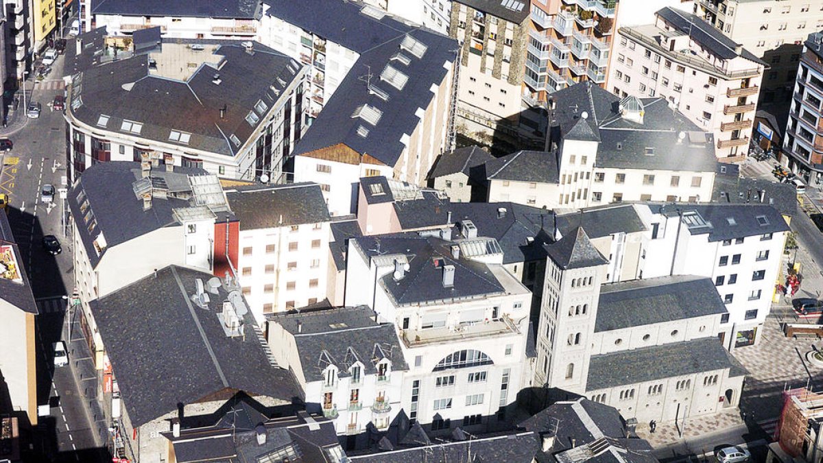 Troben un home sense vida en una residència d'Escaldes