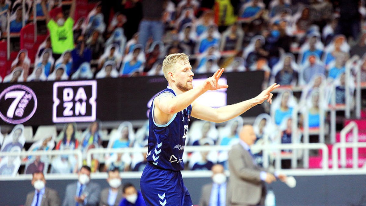 Palsson abandona el MoraBanc i torna a casa