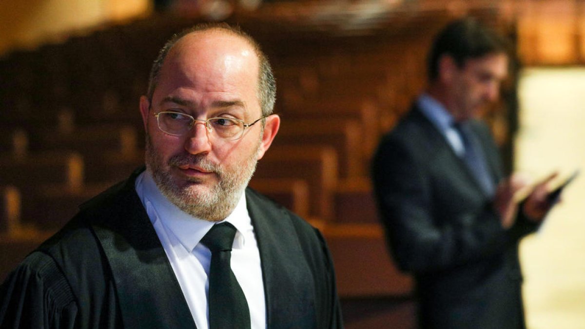 Corts rebutja la querella contra el fiscal