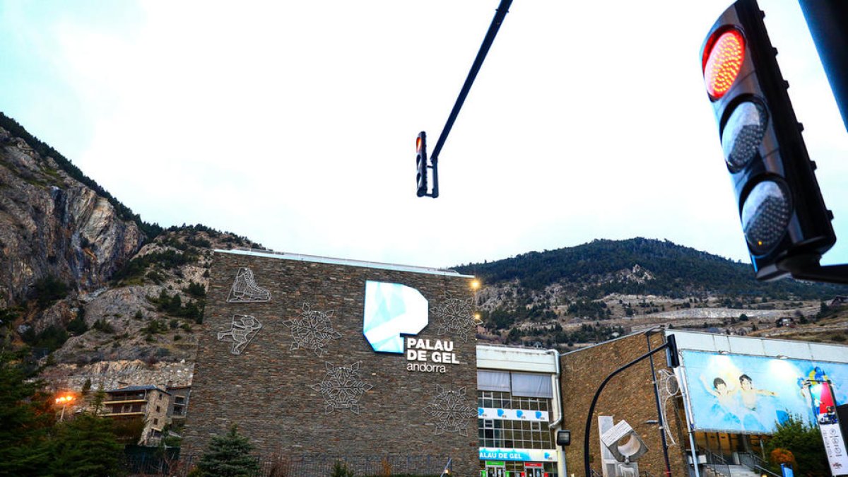 El comú convoca una reunió de poble per explicar la revisió del pla urbanístic