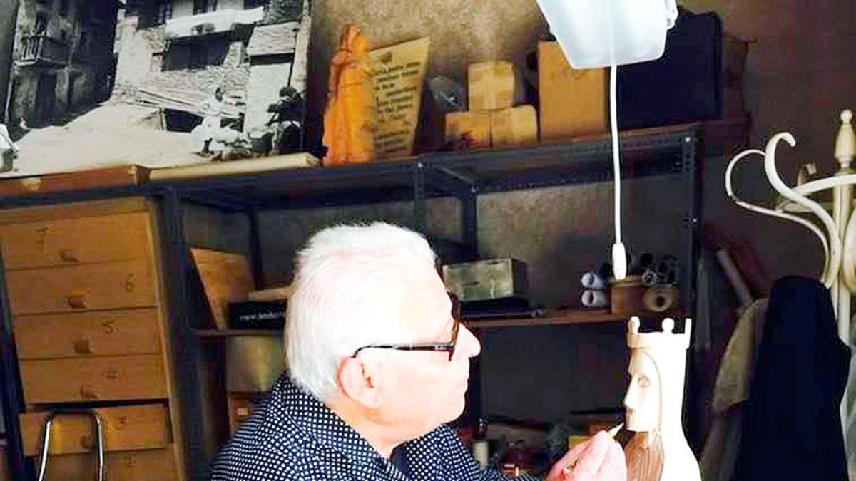 Mor als 91 anys el tallista del barri antic Àngel Pla
