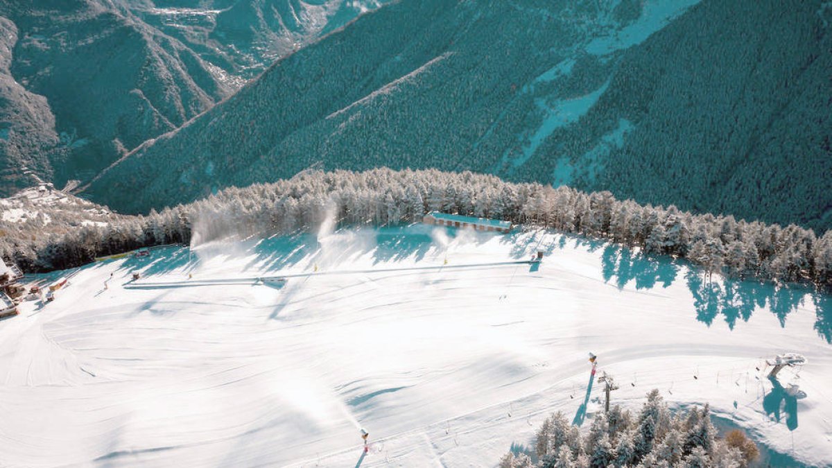 Dos esquiadors de muntanya resulten ferits lleument a Pal en topar amb un cable d'acer
