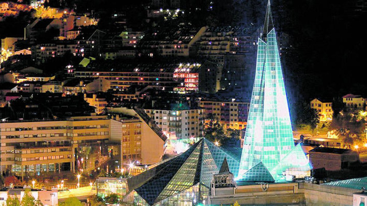 Visita nocturna a Escaldes-Caldea