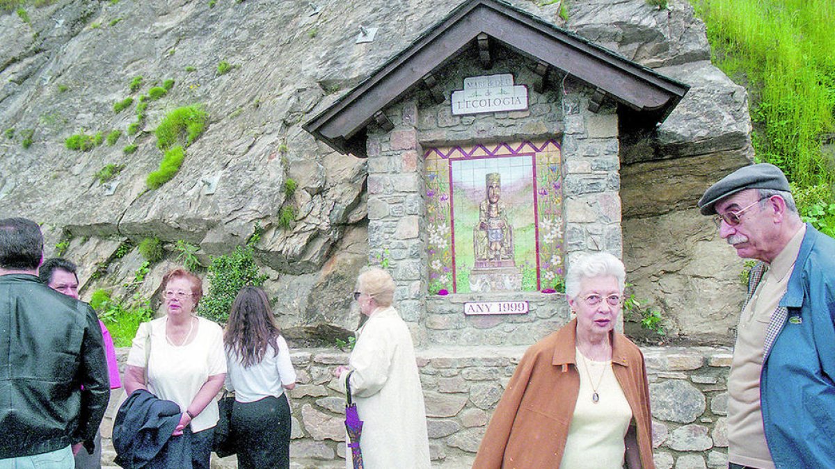 Inauguració de l'oratori de la Verge de l'Ecologia al pont del camí de les Pardines
