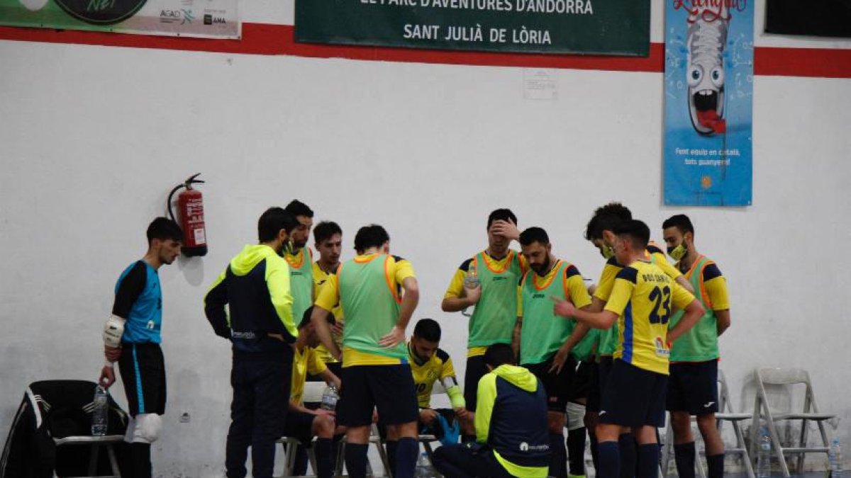 El CE Sant Julià ensopega amb el Rubí i perd el liderat (5-7)