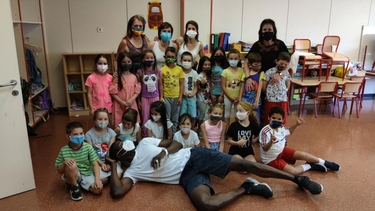 Moussa Diagne ha compartit el matí amb els escolars d'Encamp