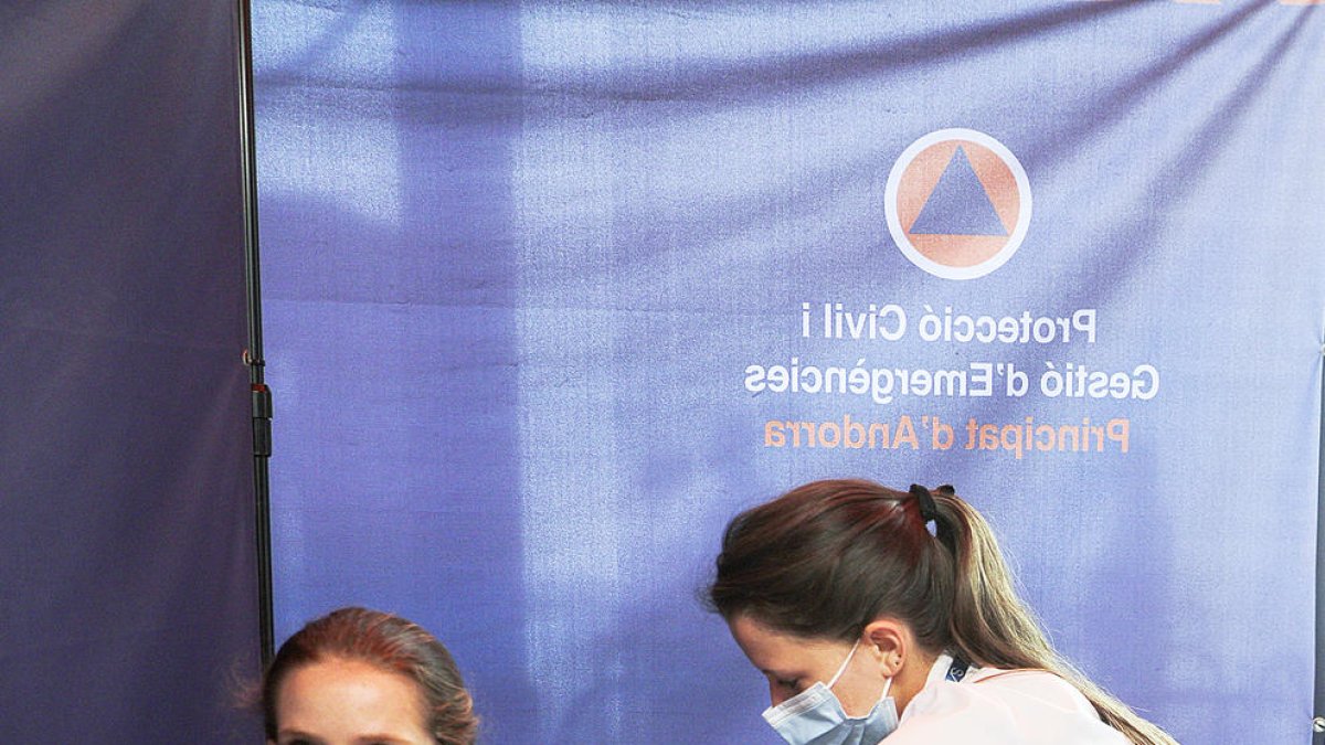 Comença la vacunació amb Pfizer dels joves d'entre 16 i 18 anys