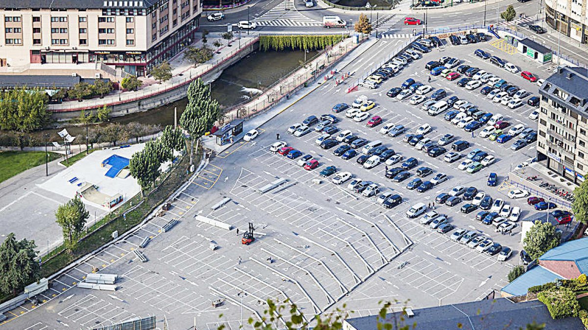 El comú habilitarà més zones d'aparcament durant el Tour