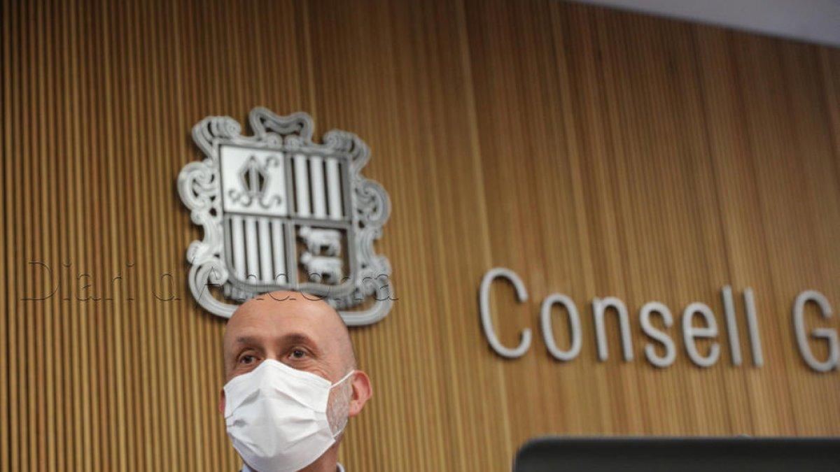 El ministre Joan Martínez Benazet avui a la Comissió de Sanitat