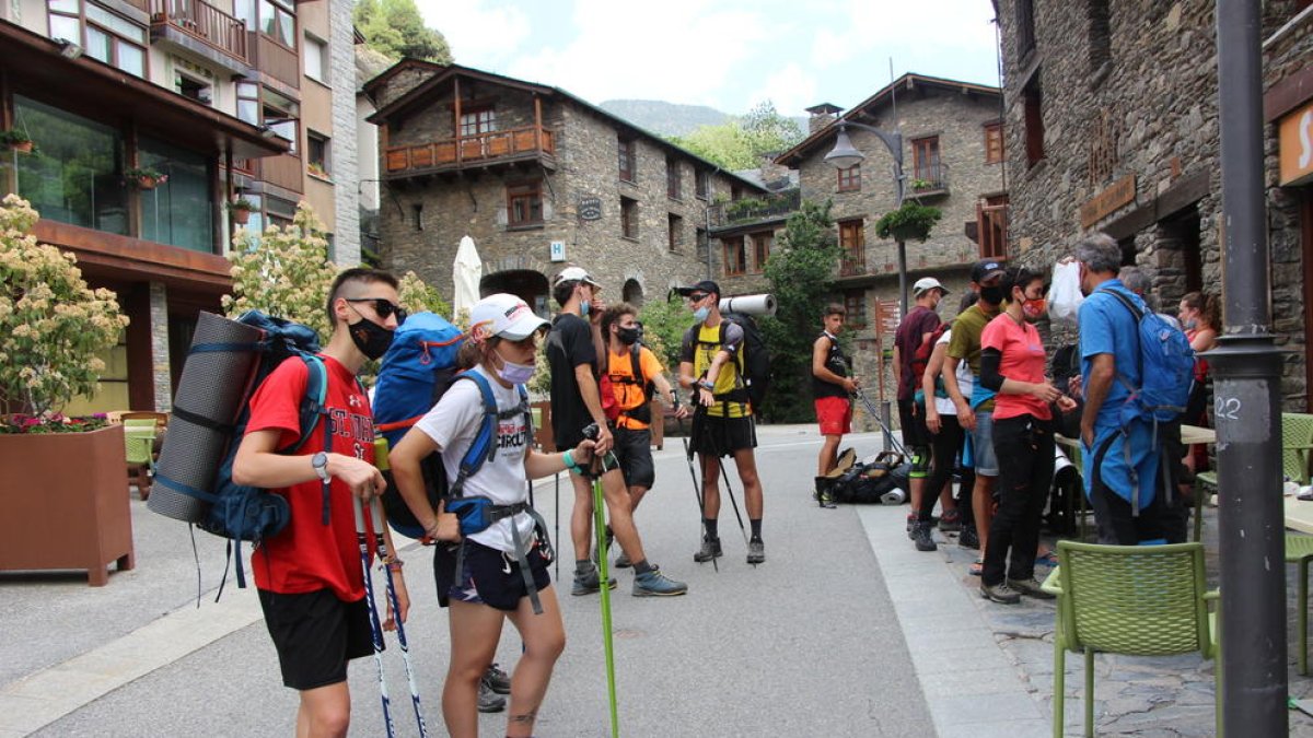 Els alumnes d'INEFC fan el Camí del Retrobament