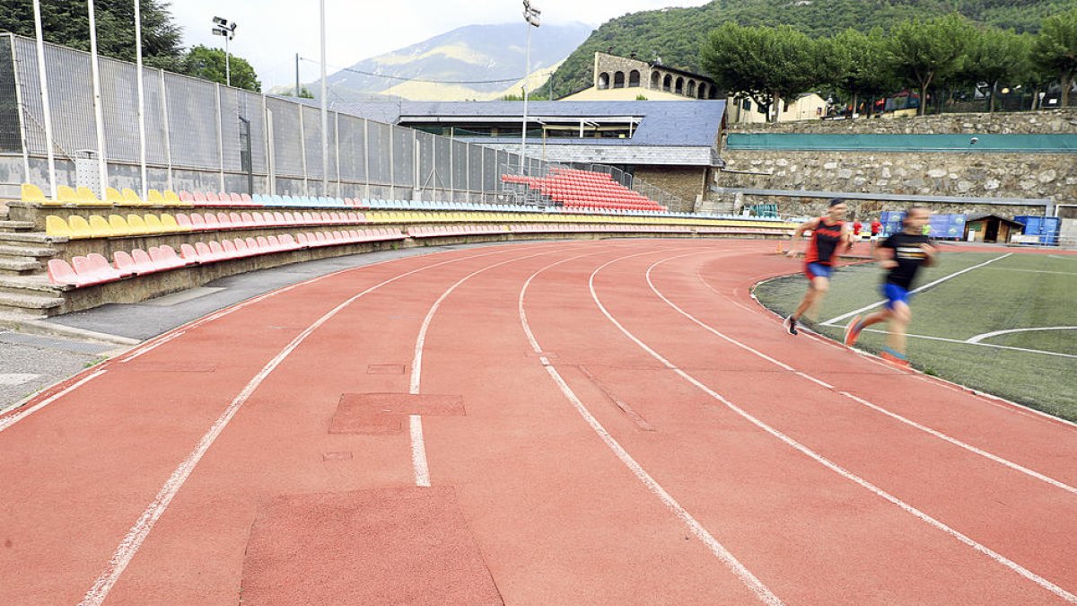 Riva no garanteix els sis carrils a l'Estadi Comunal