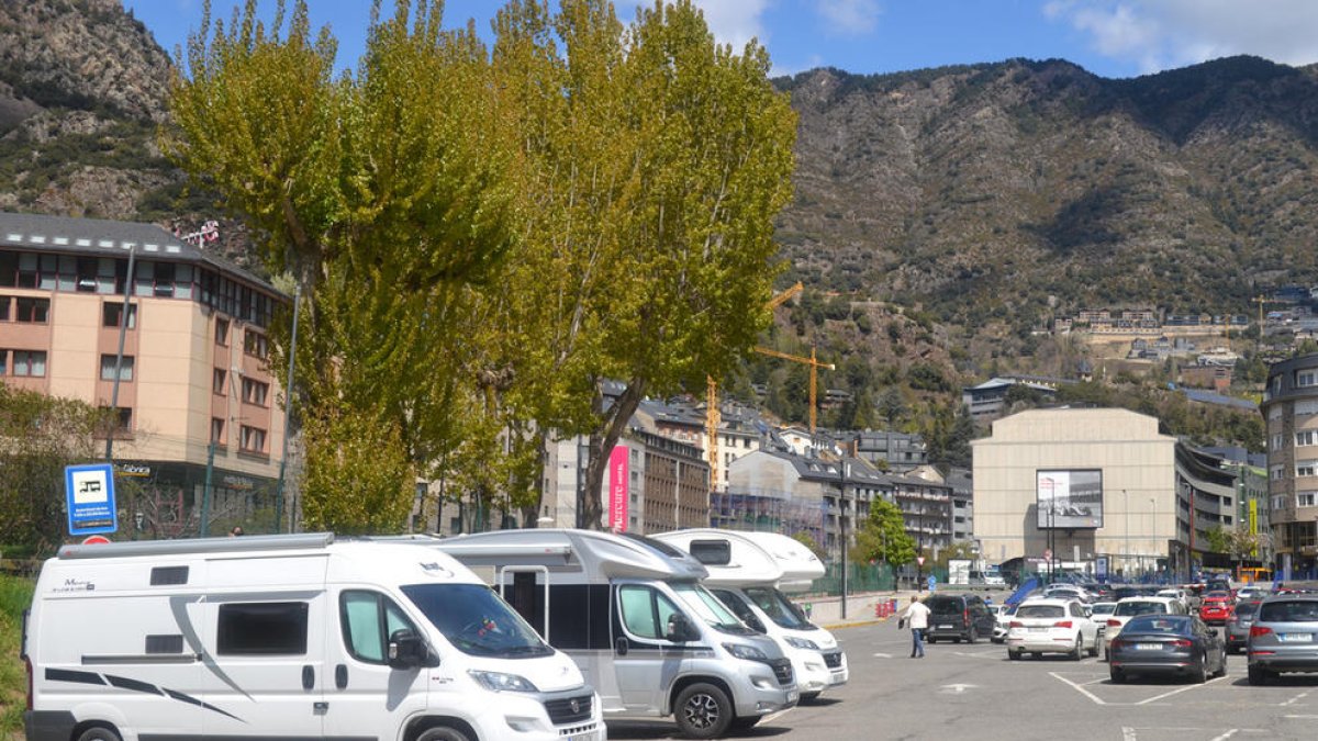 Catalans fugint de la comarca