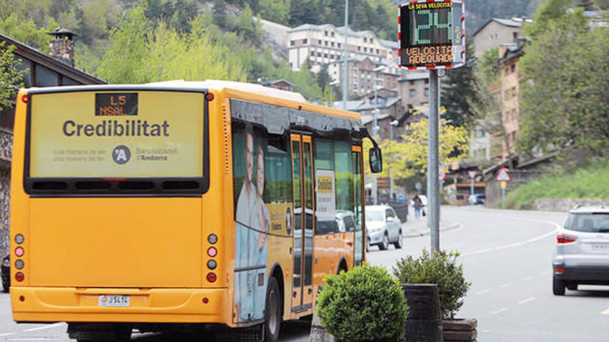 Se suspèn la línia directa entre Arinsal i la capital per la freqüència baixa d'usuaris