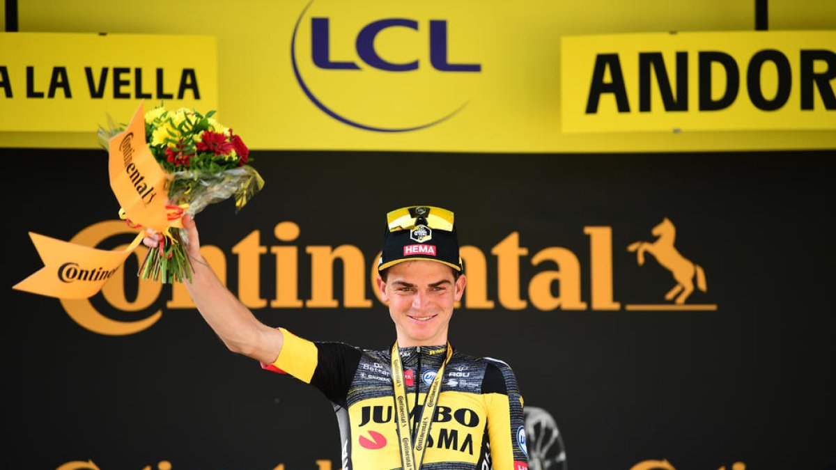 El resident Sepp Kuss s'endú l'etapa del Tour
