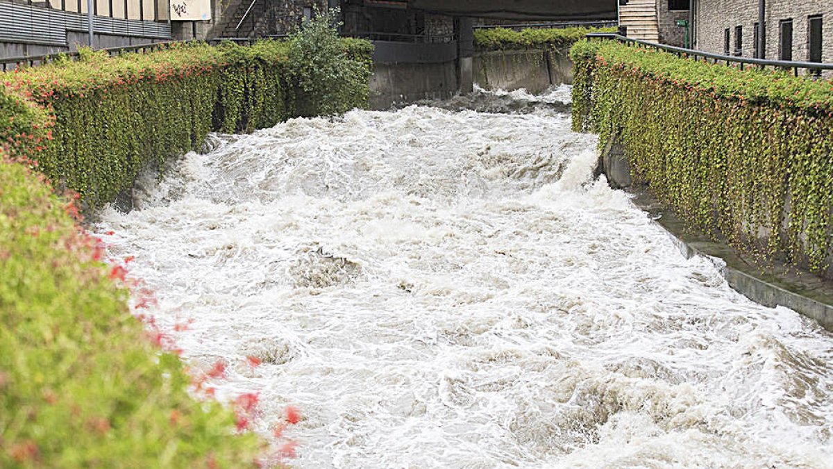 El comú encara la segona fase de les obres del passeig del riu