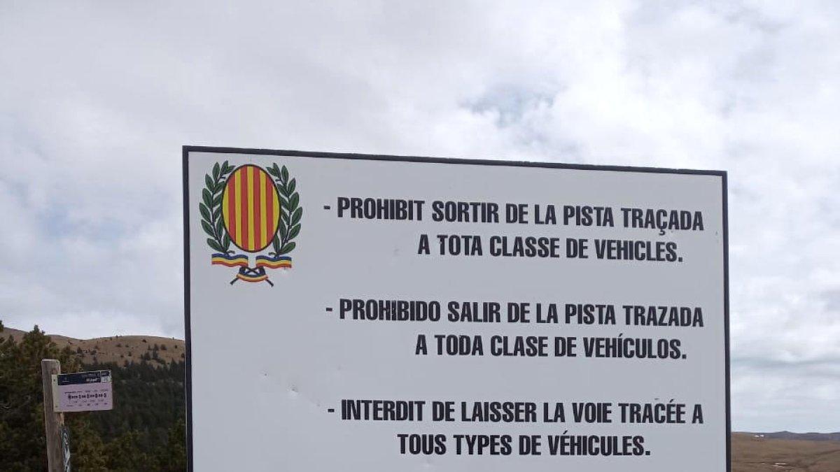 Sant Julià instal·la tots els senyals a Roca de Pimes