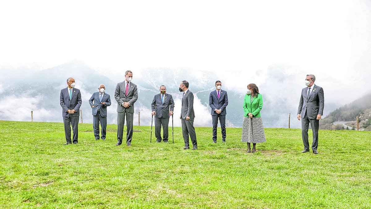 La Cimera confinada i el turista de qualitat, als set tuits